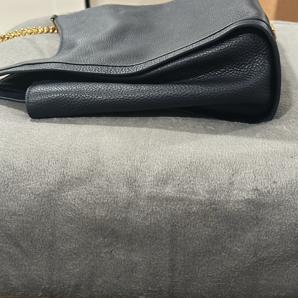 MICHAEL KORS NAVY SHOULDER BAG, CHAIN STRAPS. Excellent condition no wear - Picture 6 of 11
